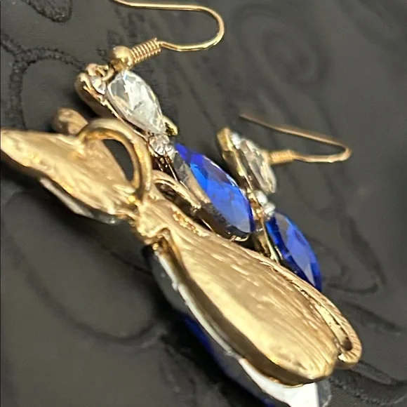 Gold-Tone Cat Earrings and Pendant with Sapphire Blue Teardrop Crystals - Picture 4 of 4